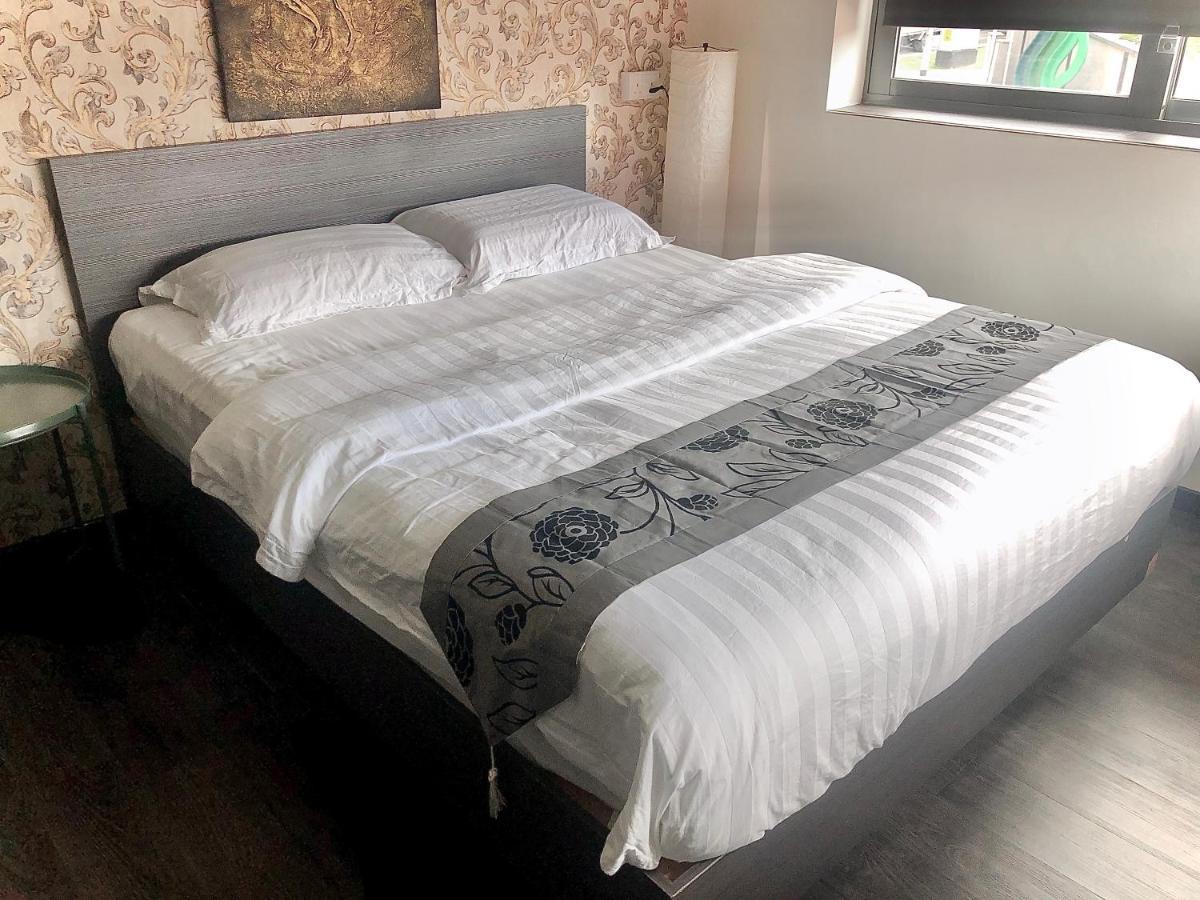 Jjh Serviced Apartments Near Serangoon Mrt Singapore Exteriör bild